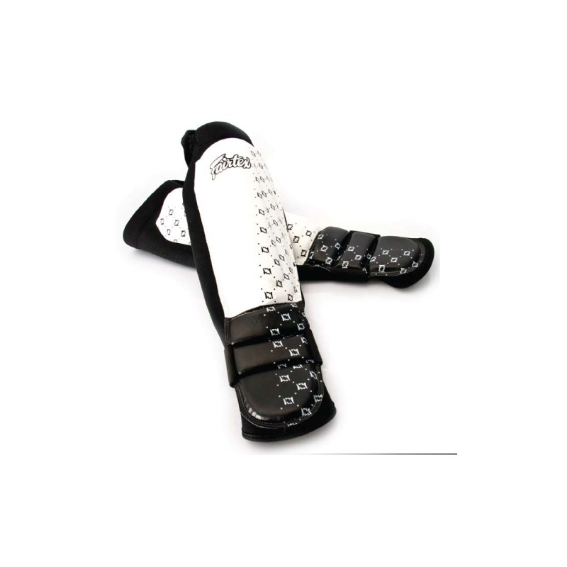 PROTÈGES TIBIAS & PIEDS FAIRTEX SP6 NOIR / BLANC CUIR TOP