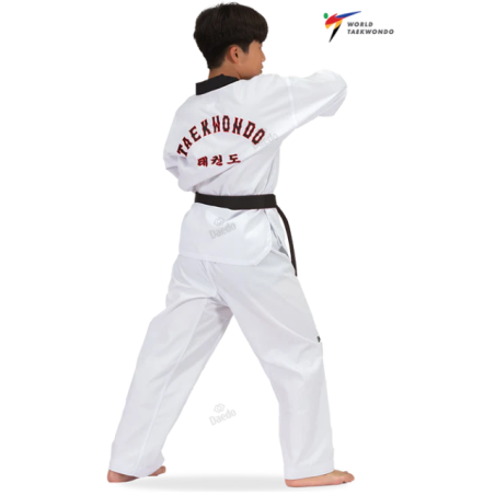 WT dobok met zwarte kraag