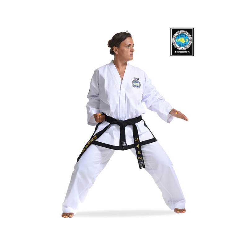 CEINTURE NOIRE DOBOK APPROUVÉE ITF (CÔTELÉE)